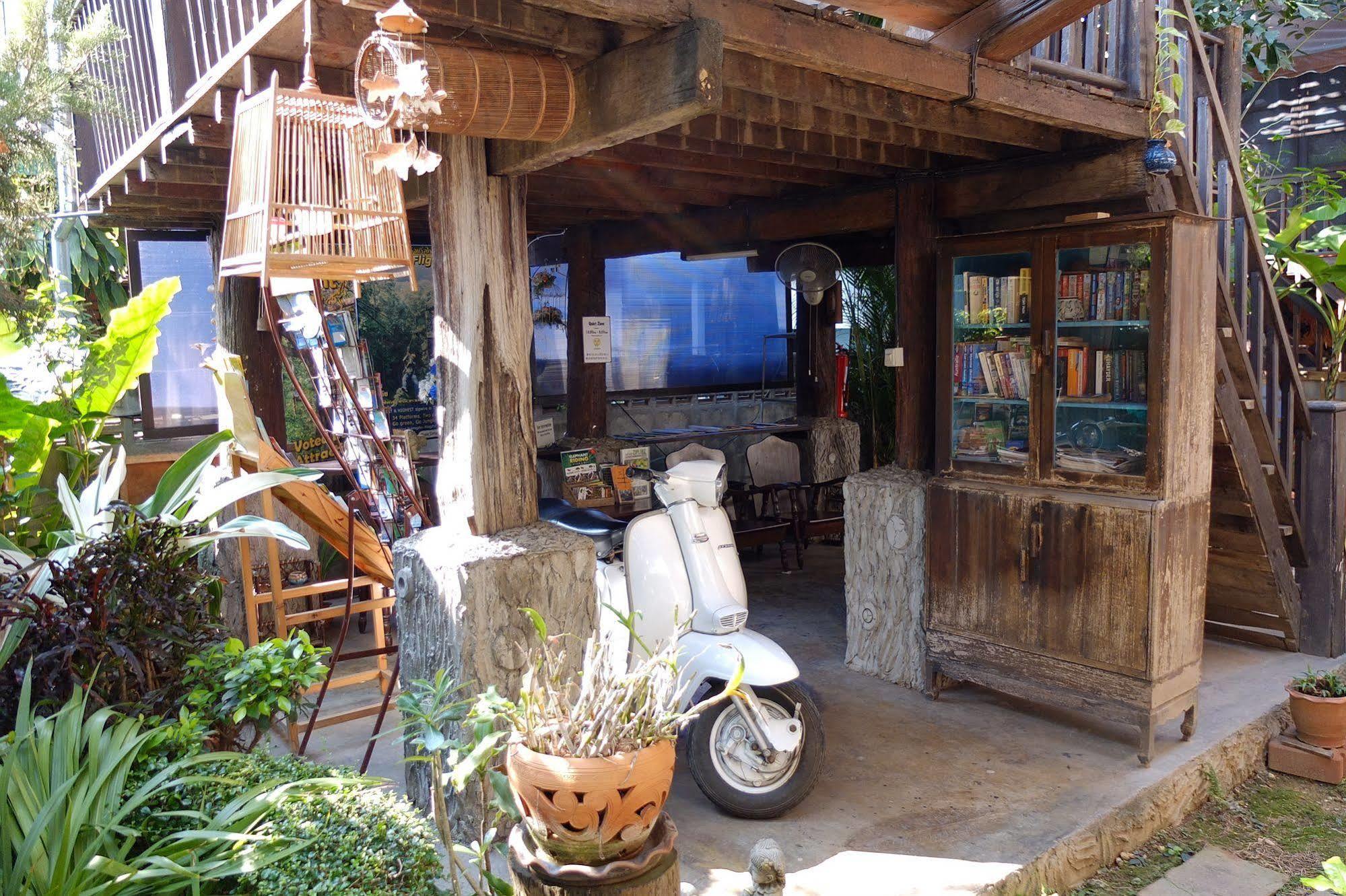 Saithong Guesthouse Chiang Mai Exterior photo